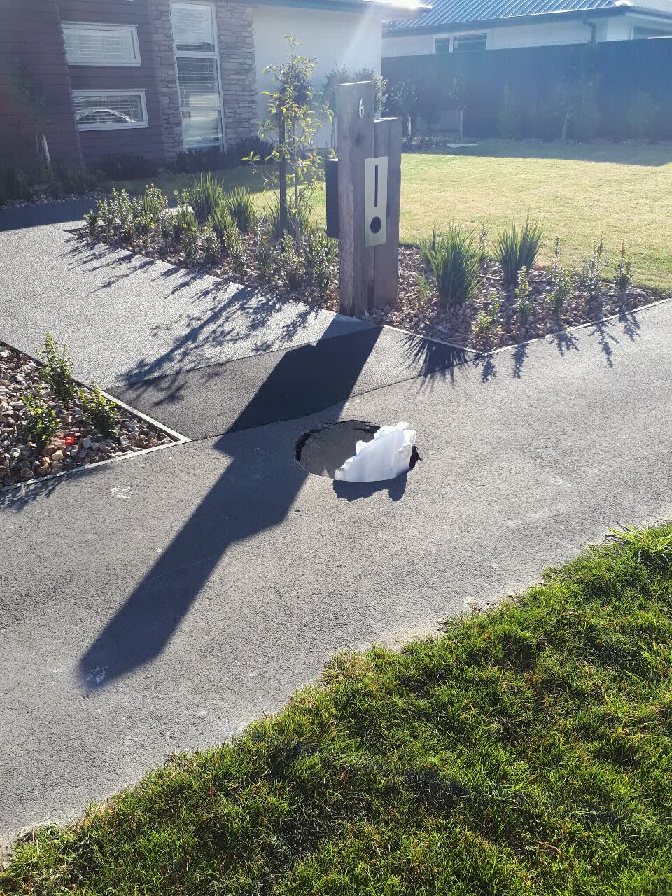 The photograph attached to this roading/streets report