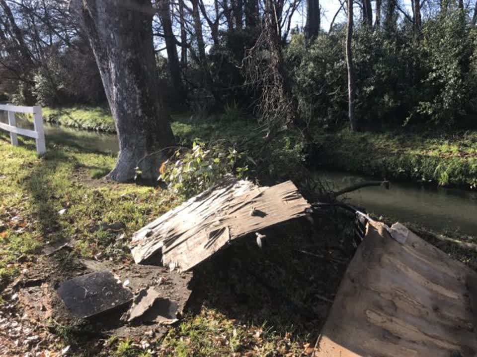 The photograph attached to this roading/streets report