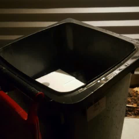 Rubbish/Recycling, a report photo