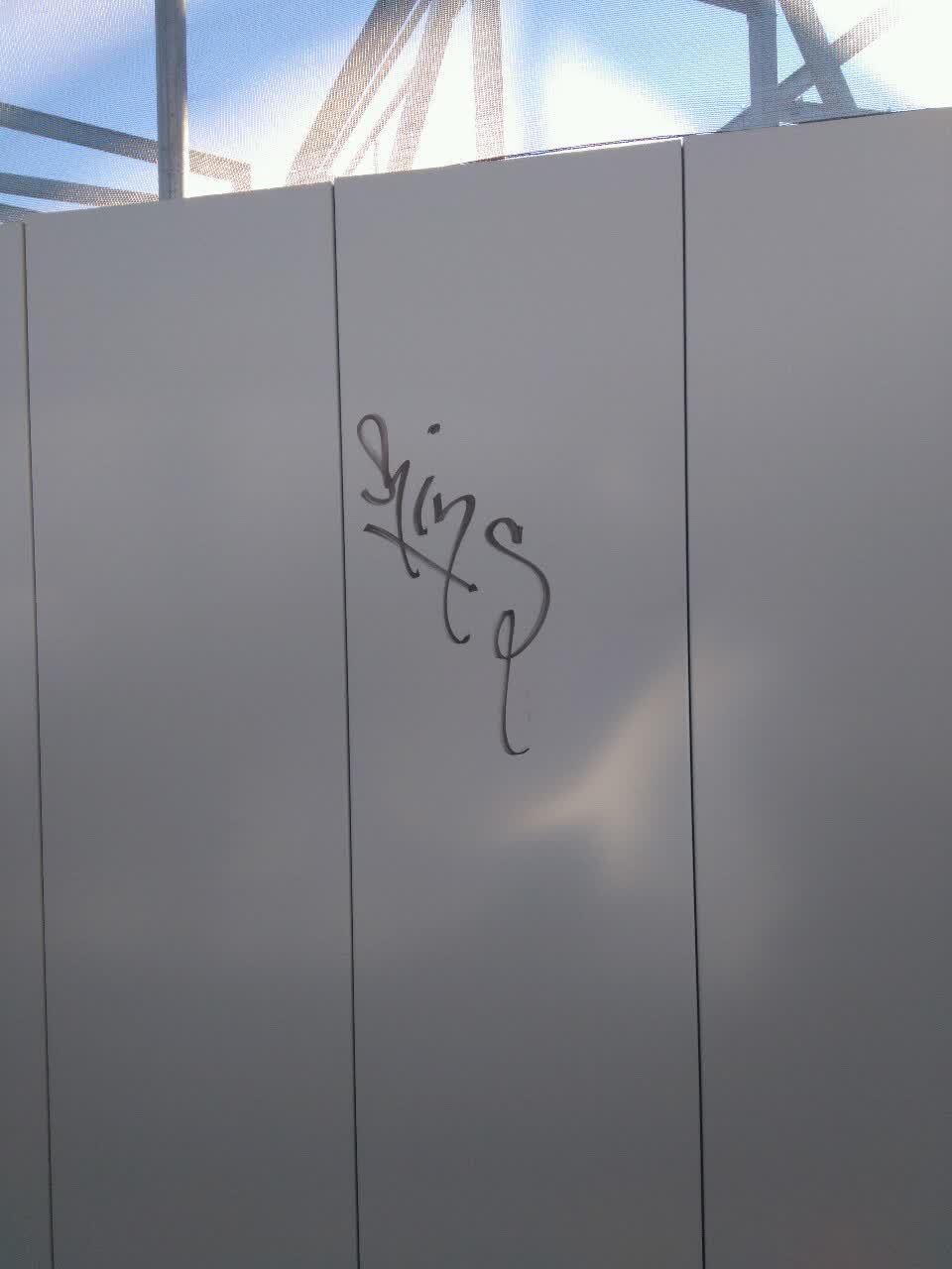 The photograph attached to this graffiti report
