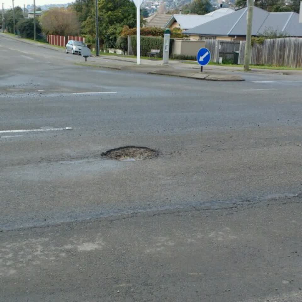 The photograph attached to this roading/streets report