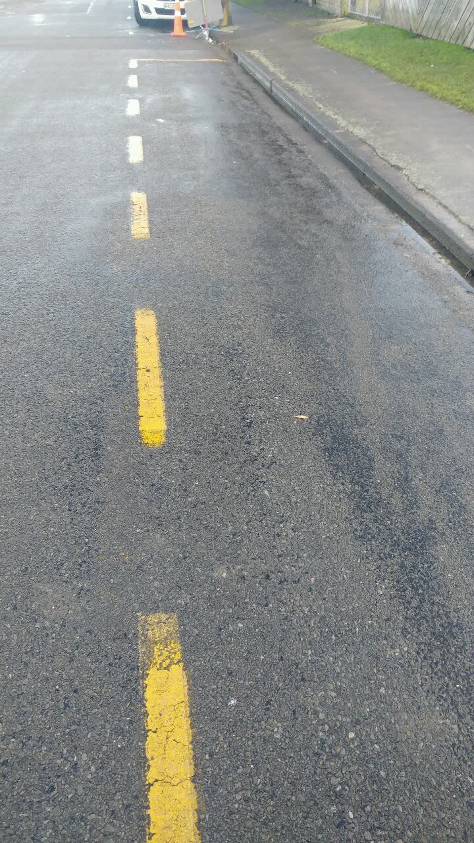 The photograph attached to this roading/streets report