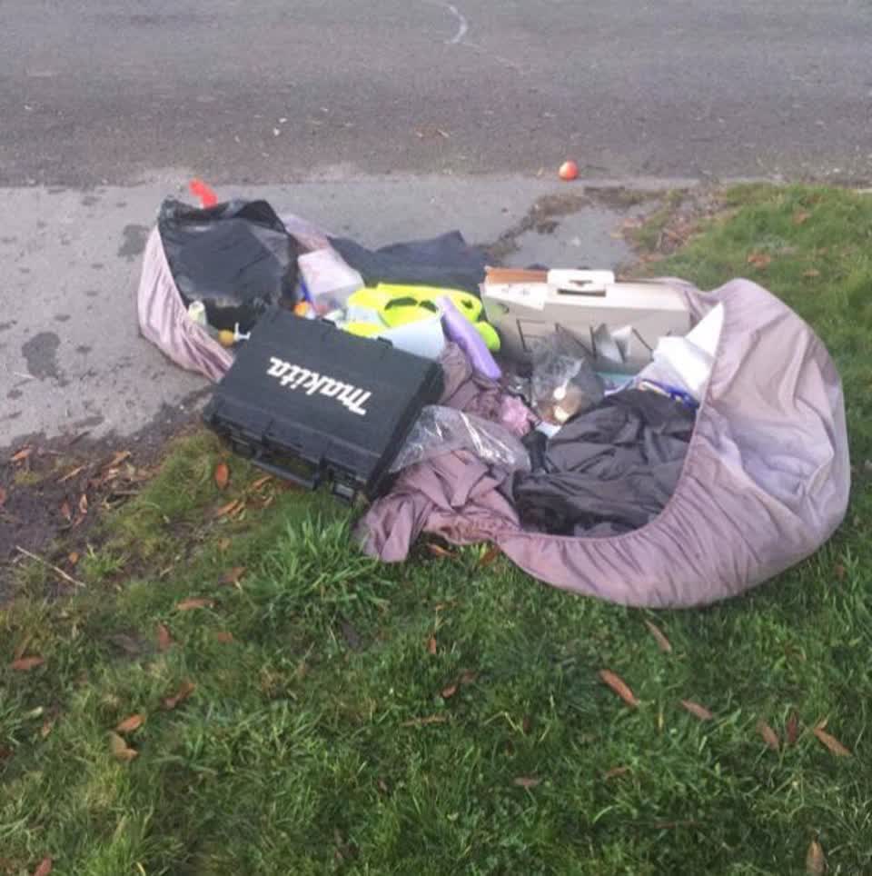 The photograph attached to this rubbish/recycling report