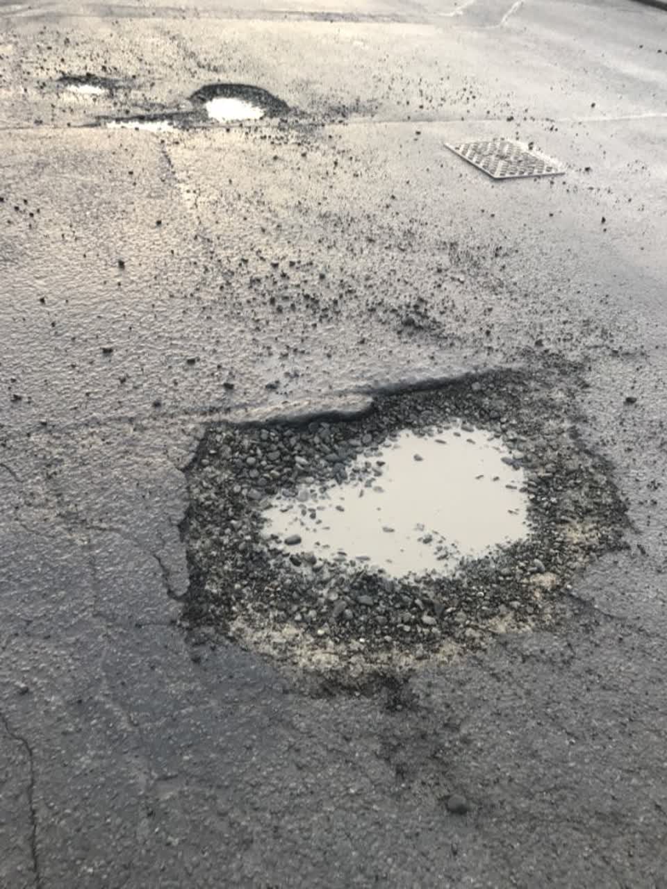 The photograph attached to this roading/streets report