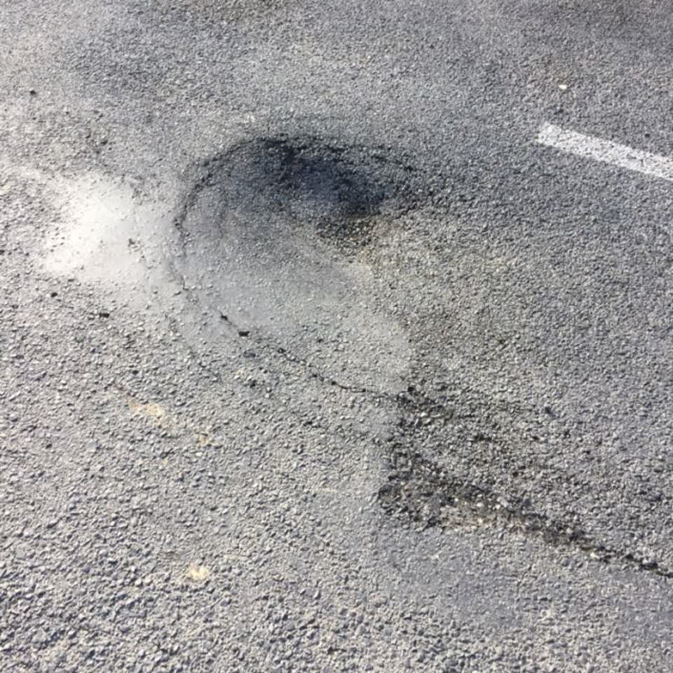 The photograph attached to this roading/streets report