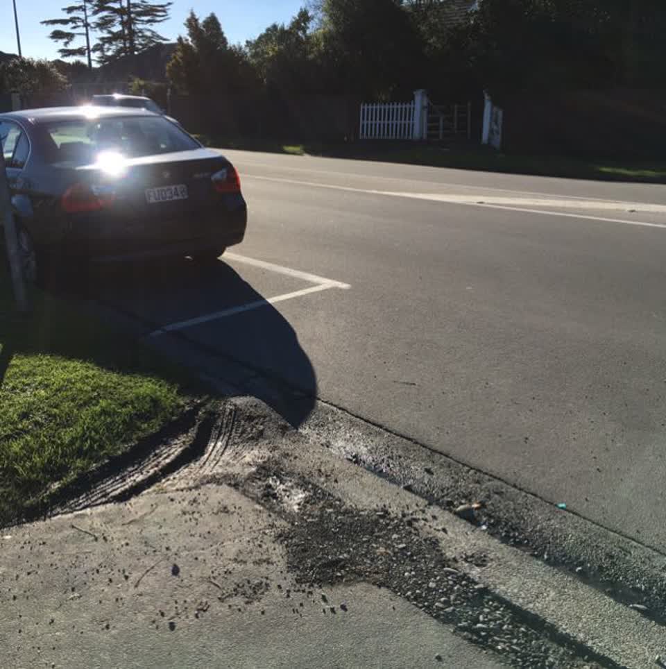 The photograph attached to this roading/streets report