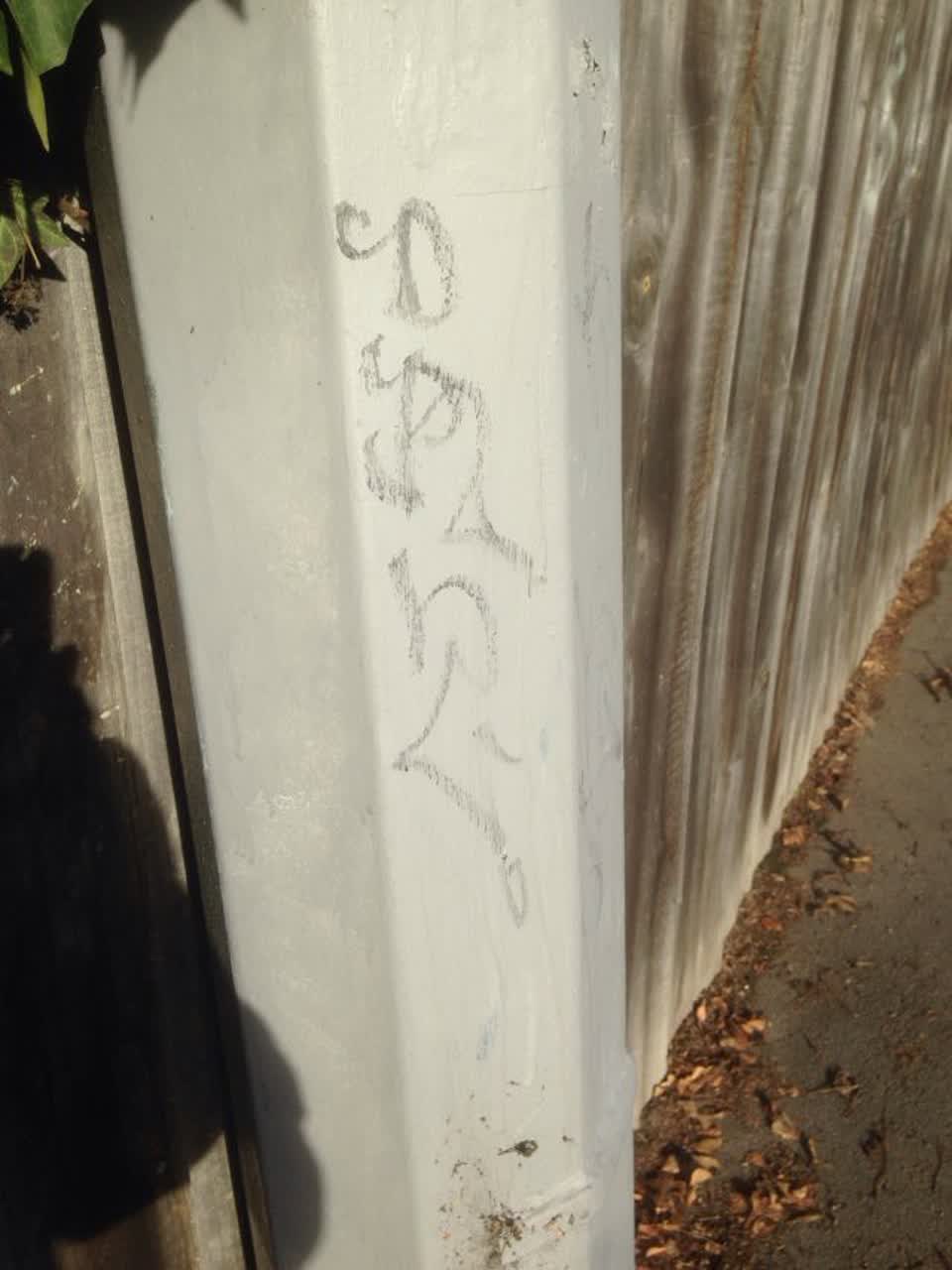 The photograph attached to this graffiti report