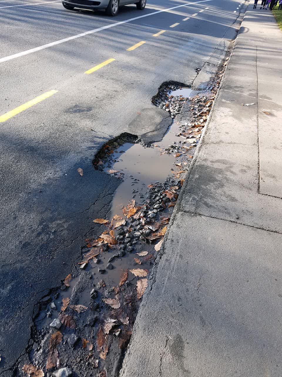 The photograph attached to this roading/streets report