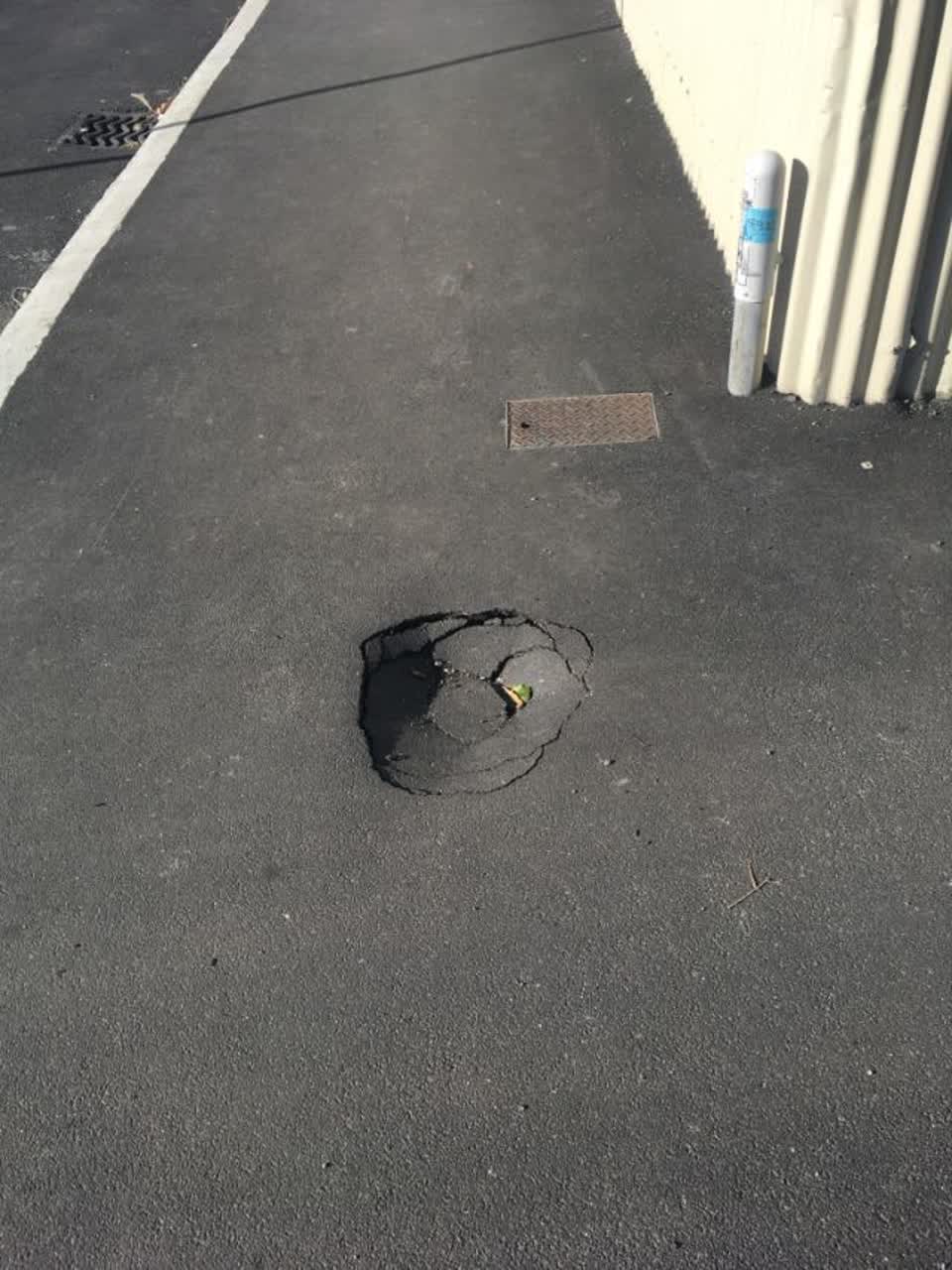 The photograph attached to this roading/streets report