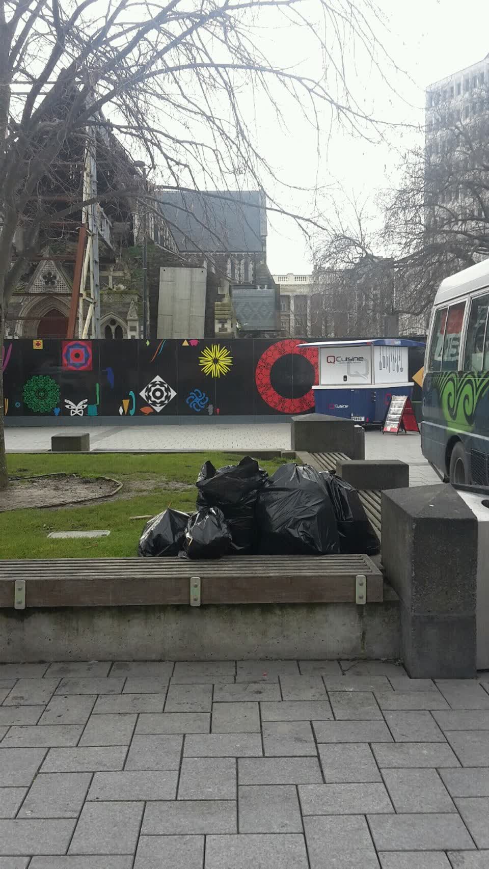 The photograph attached to this rubbish/recycling report