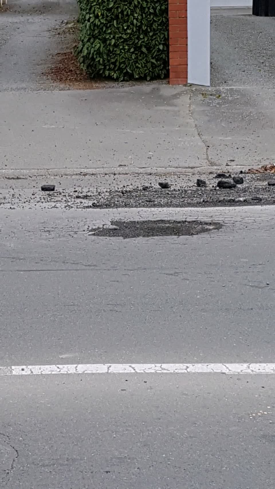 The photograph attached to this roading/streets report