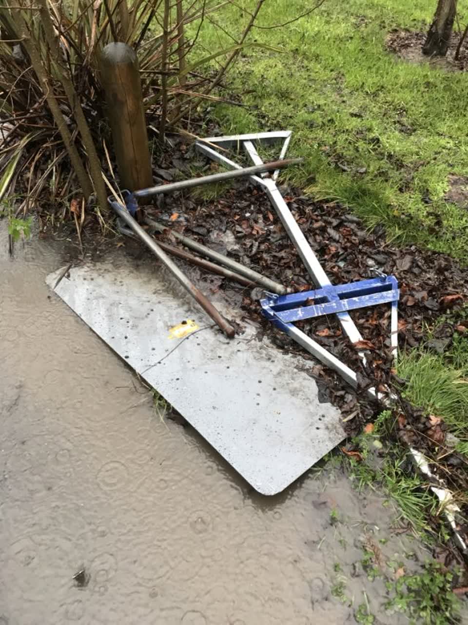 The photograph attached to this roading/streets report