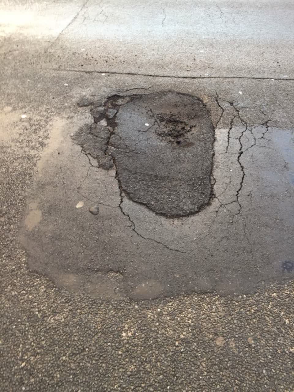 The photograph attached to this roading/streets report