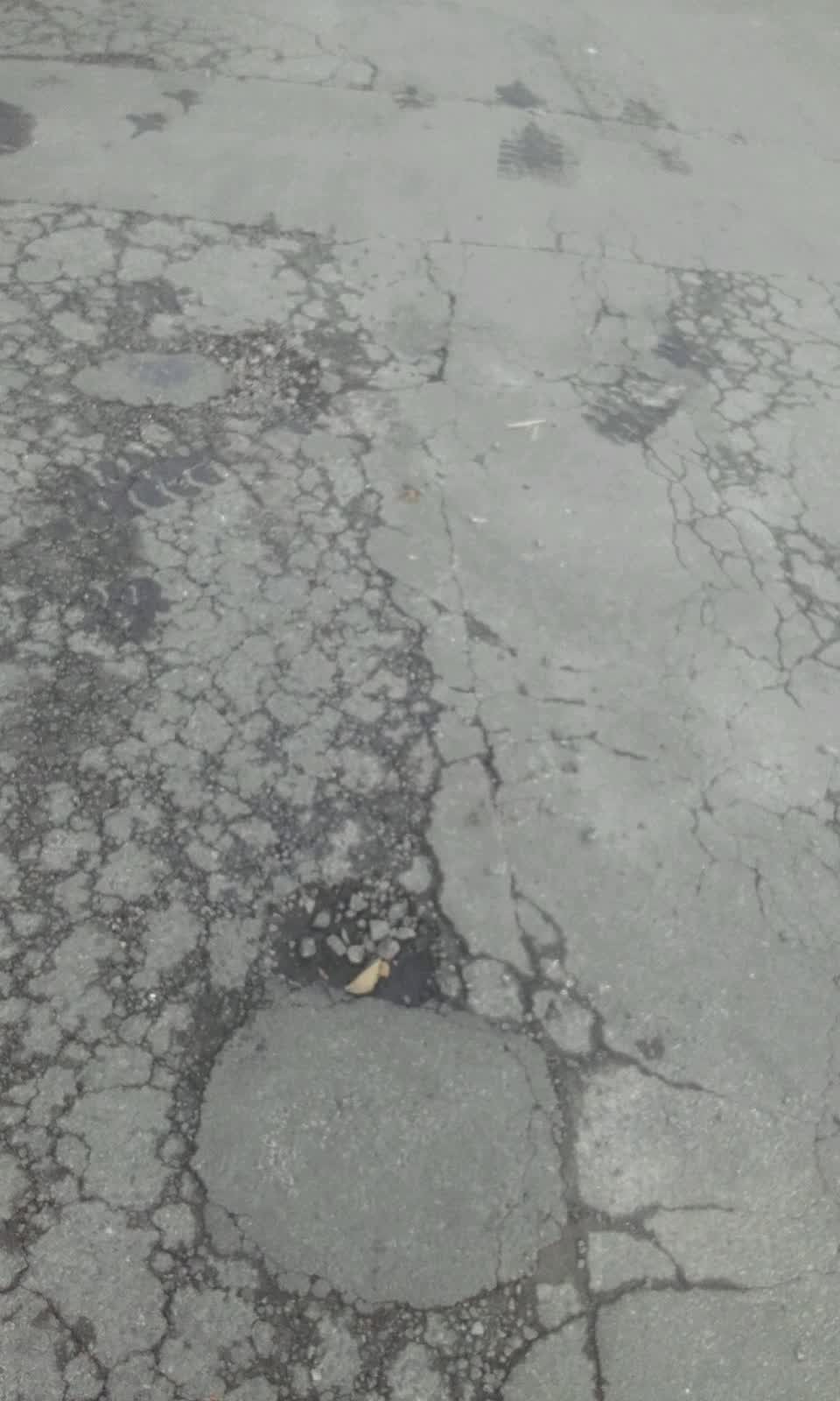 The photograph attached to this roading/streets report