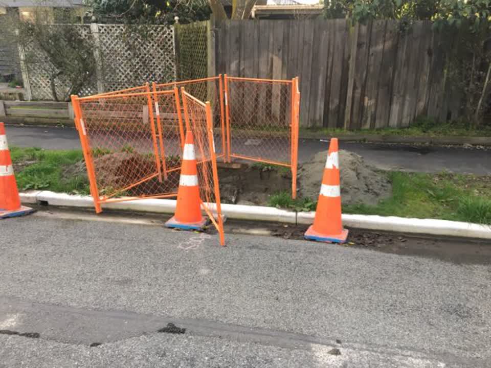 The photograph attached to this roading/streets report