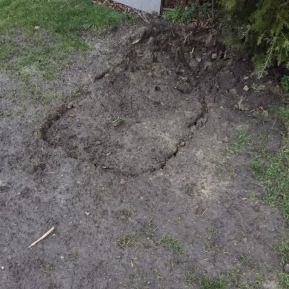 The photograph attached to this roading/streets report