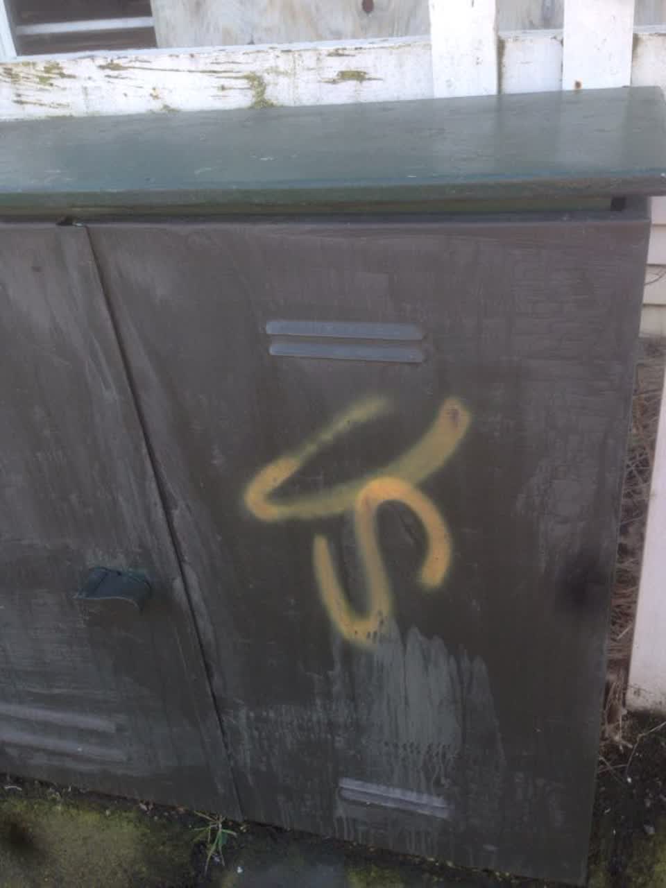 The photograph attached to this graffiti report