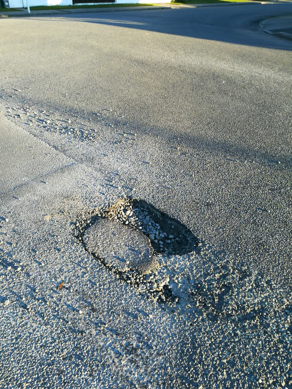 The photograph attached to this roading/streets report