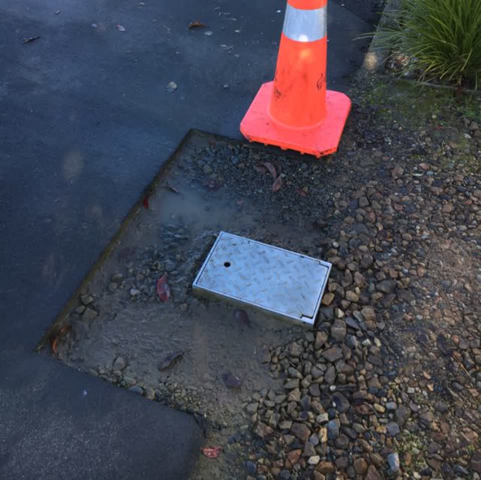 The photograph attached to this roading/streets report