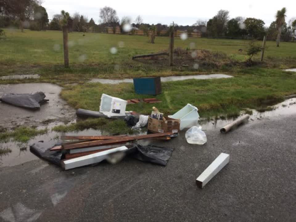 The photograph attached to this rubbish/recycling report