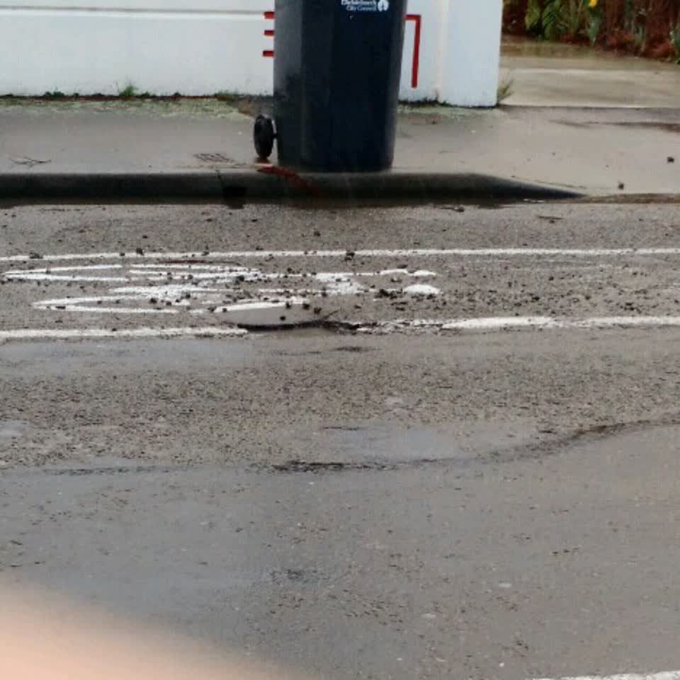 The photograph attached to this roading/streets report