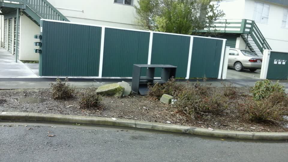 The photograph attached to this roading/streets report