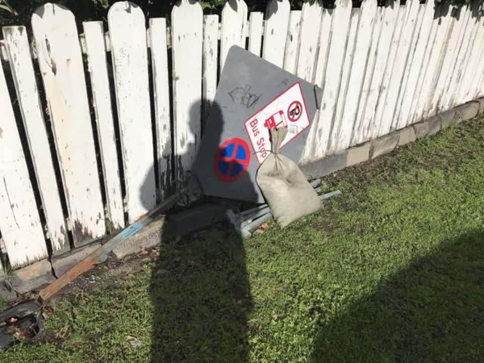 The photograph attached to this roading/streets report