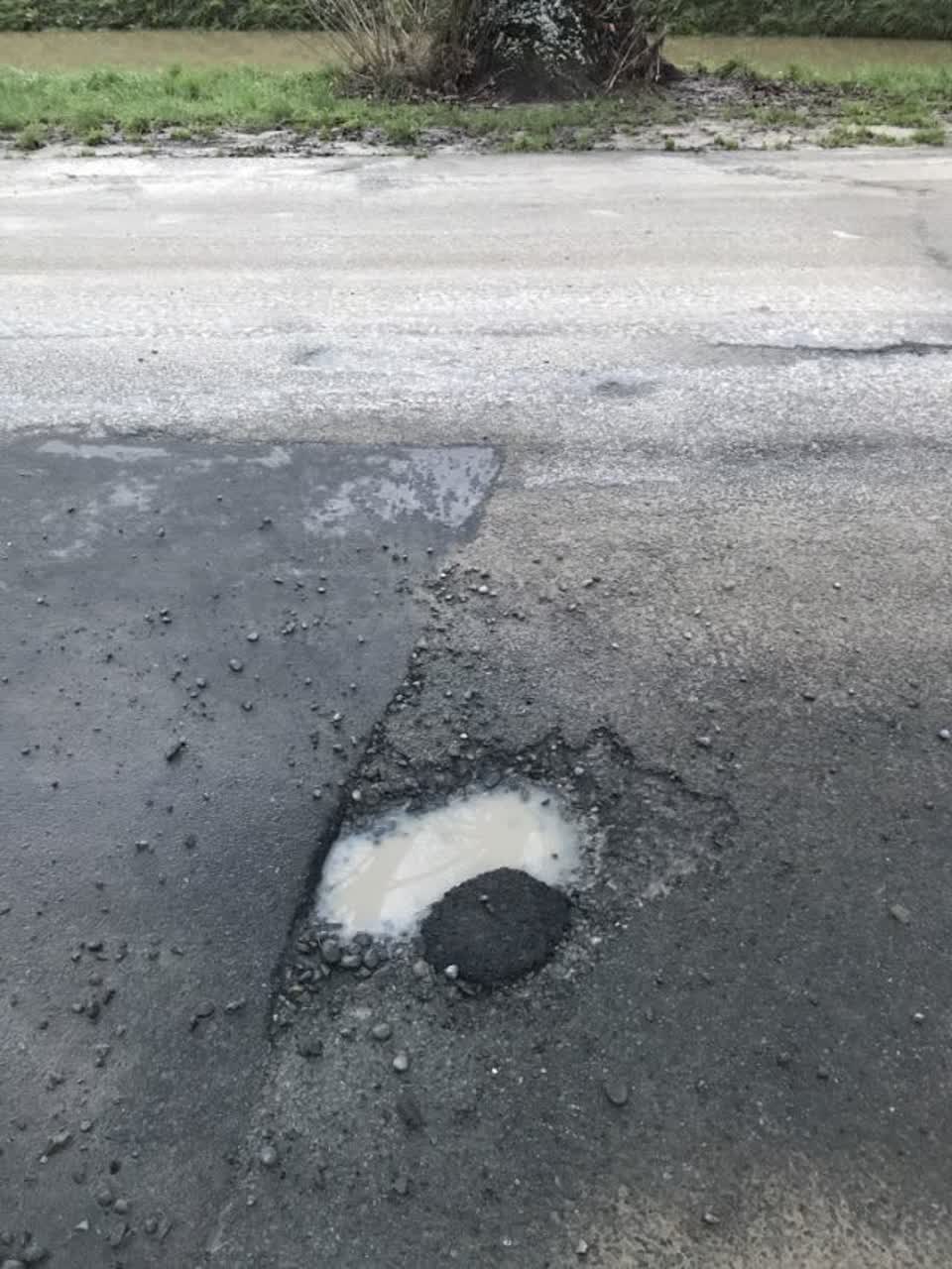 The photograph attached to this roading/streets report