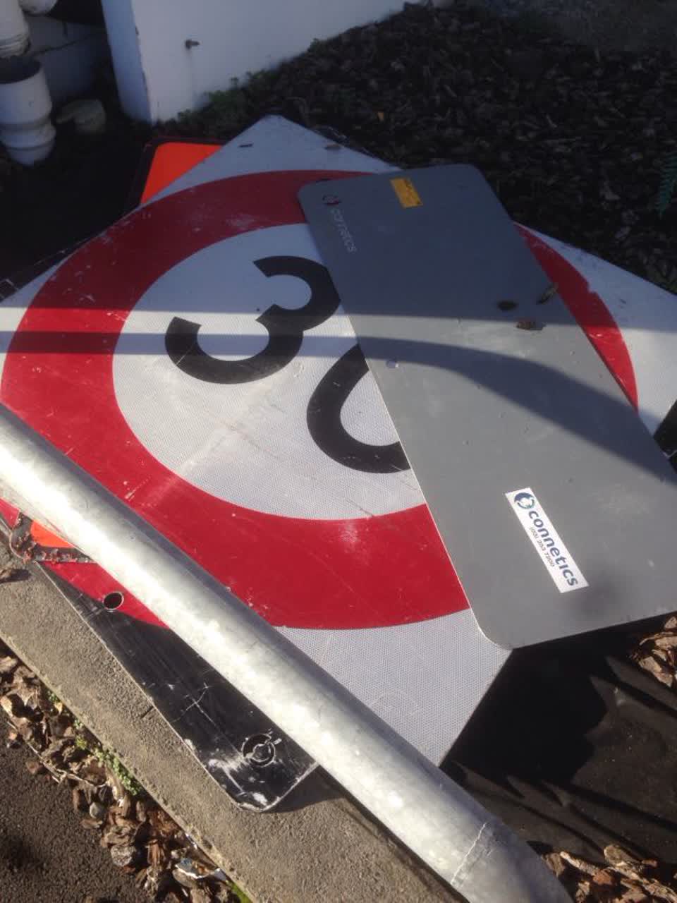The photograph attached to this roading/streets report