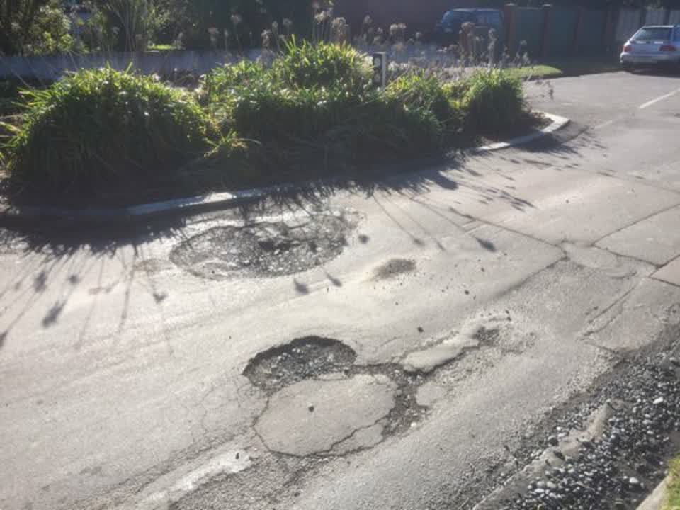 The photograph attached to this roading/streets report