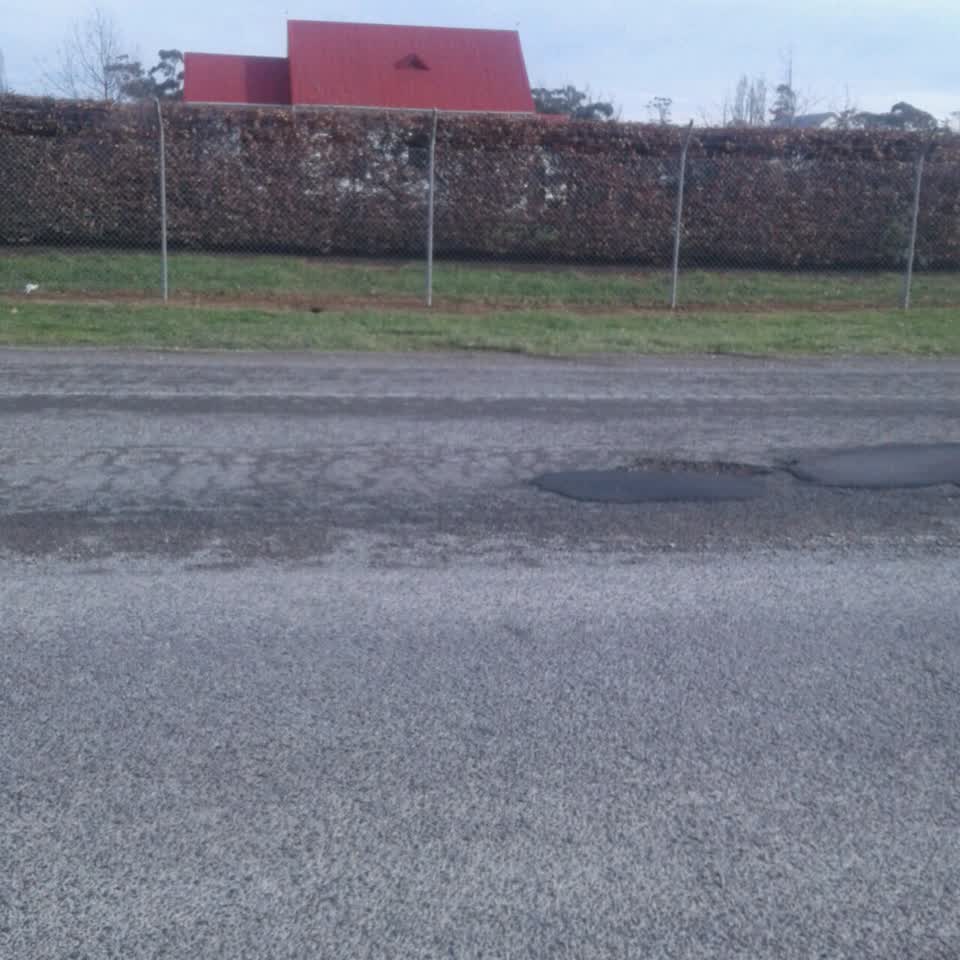 The photograph attached to this roading/streets report