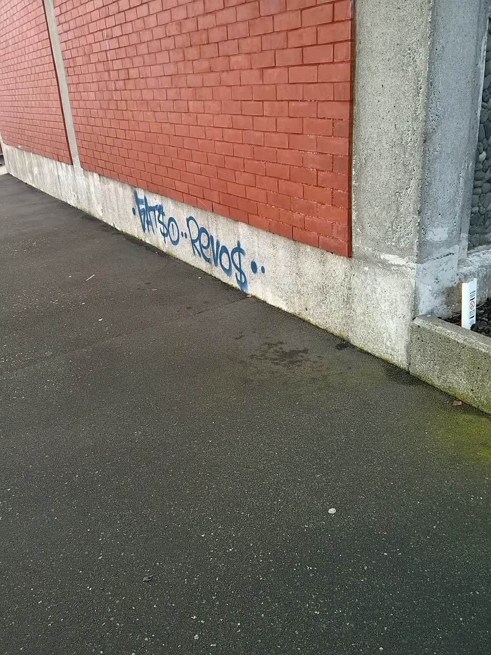 The photograph attached to this graffiti report