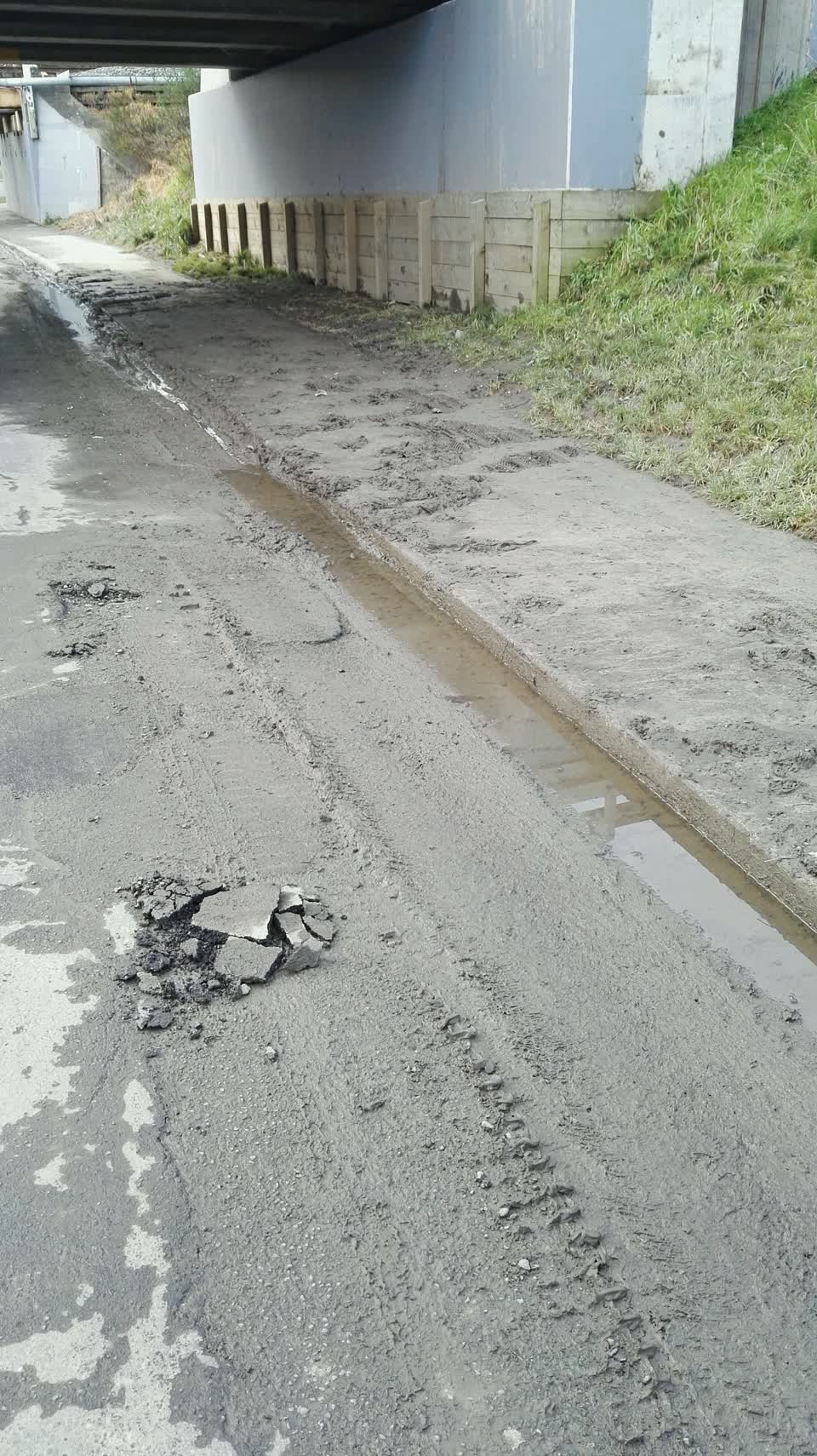 The photograph attached to this roading/streets report