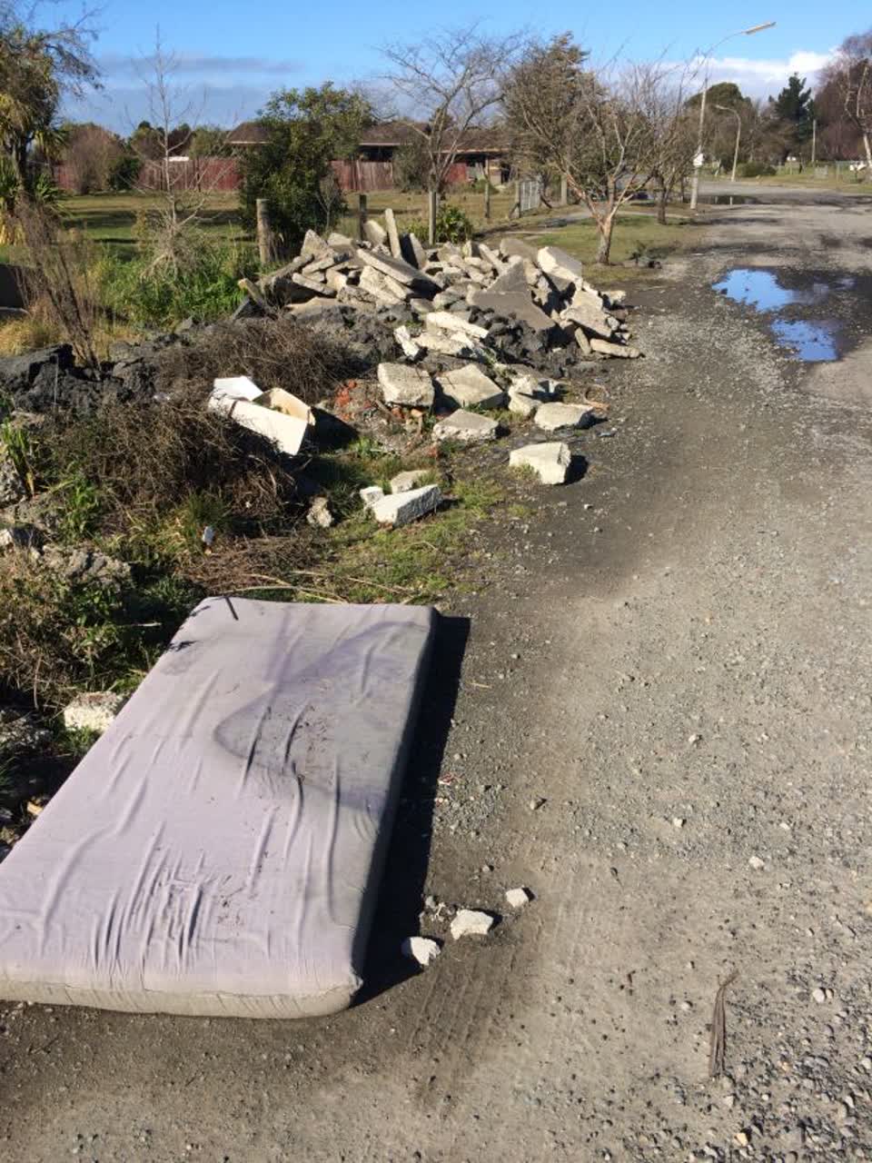 The photograph attached to this rubbish/recycling report