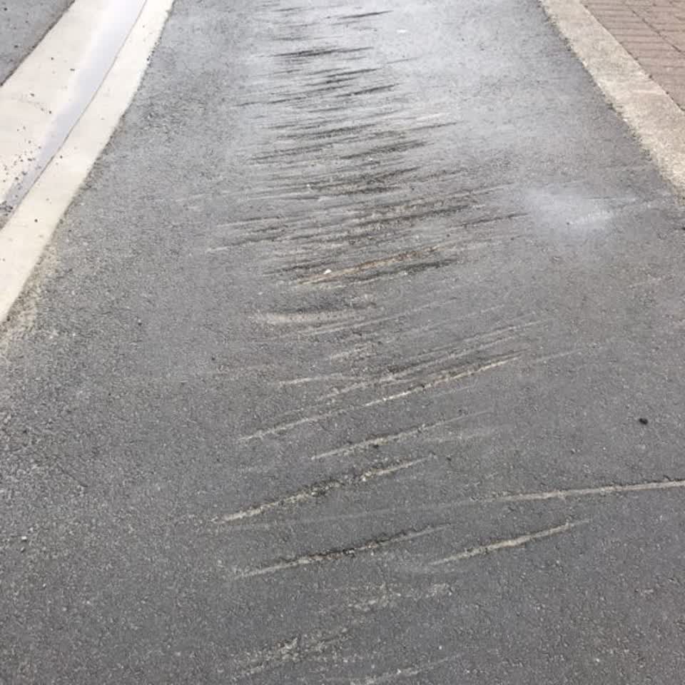 The photograph attached to this roading/streets report