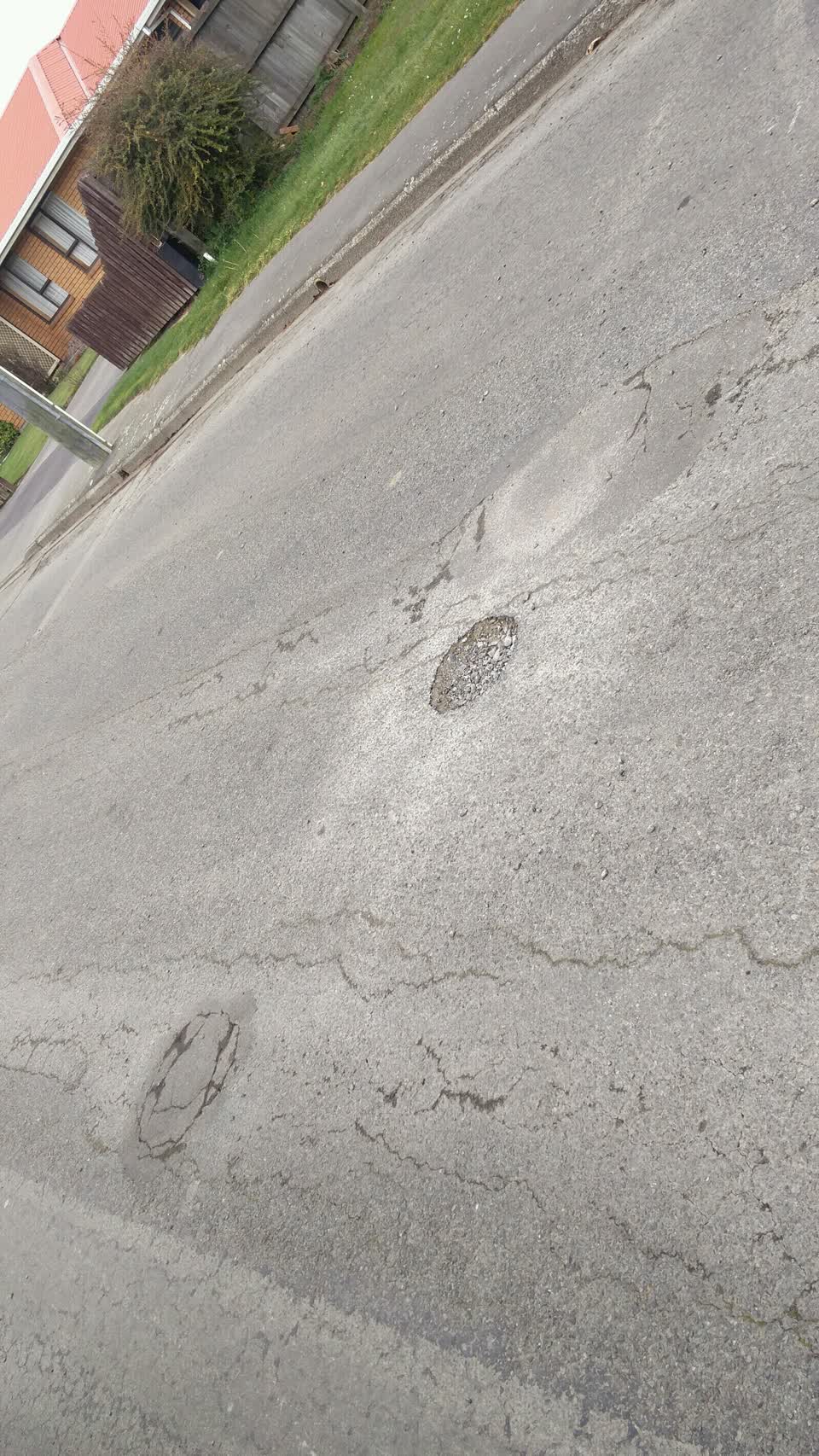 The photograph attached to this roading/streets report