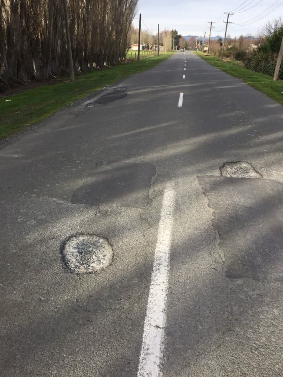 The photograph attached to this roading/streets report