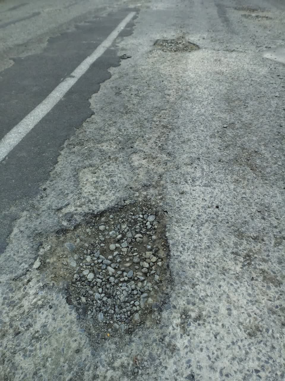 The photograph attached to this roading/streets report