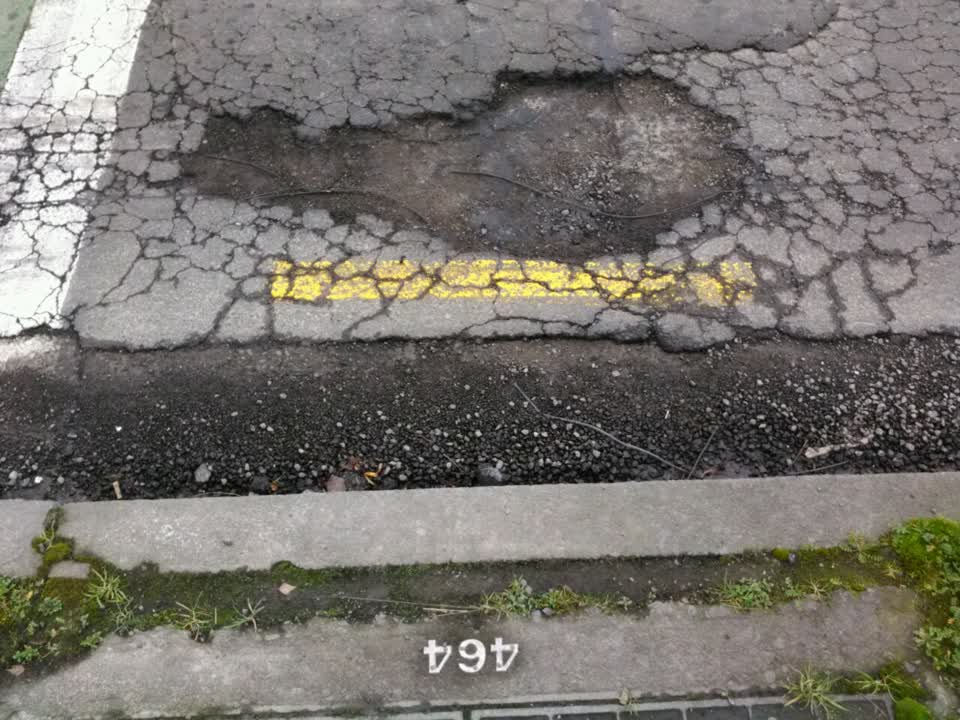 The photograph attached to this roading/streets report