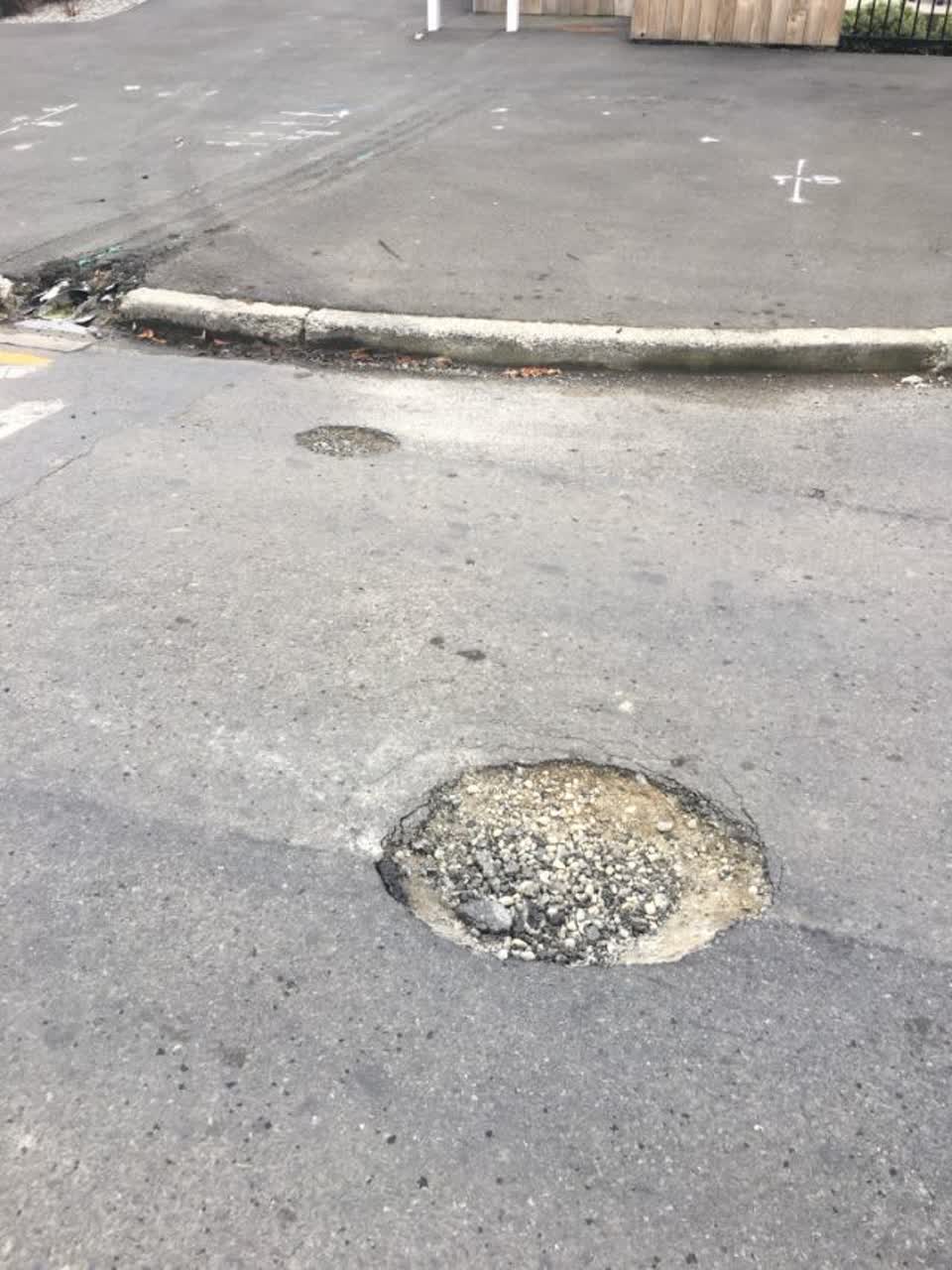 The photograph attached to this roading/streets report