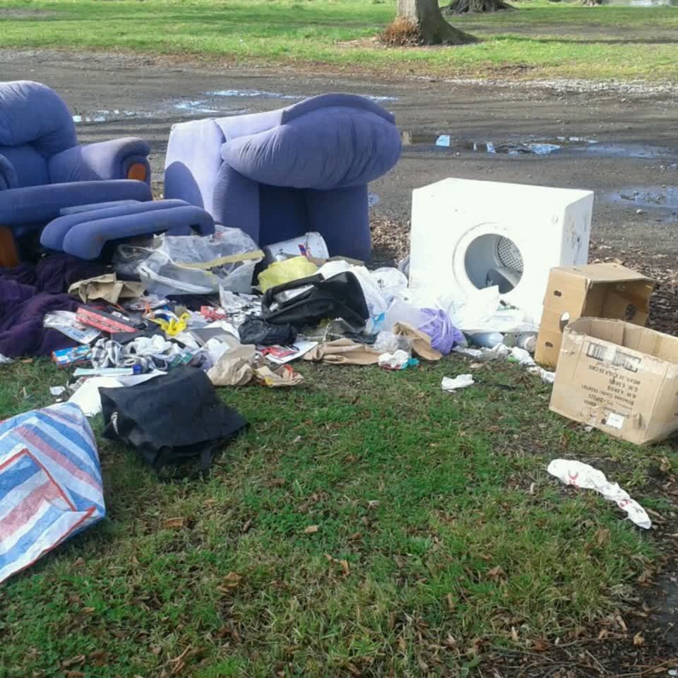The photograph attached to this rubbish/recycling report