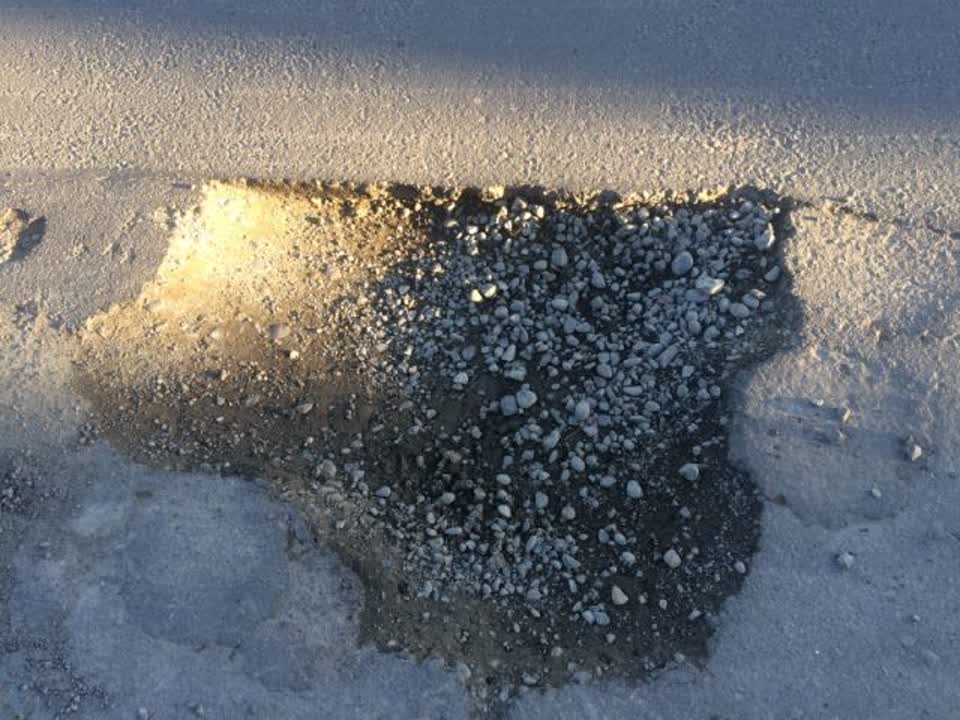The photograph attached to this roading/streets report