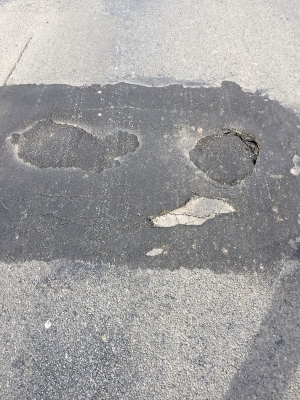 The photograph attached to this roading/streets report