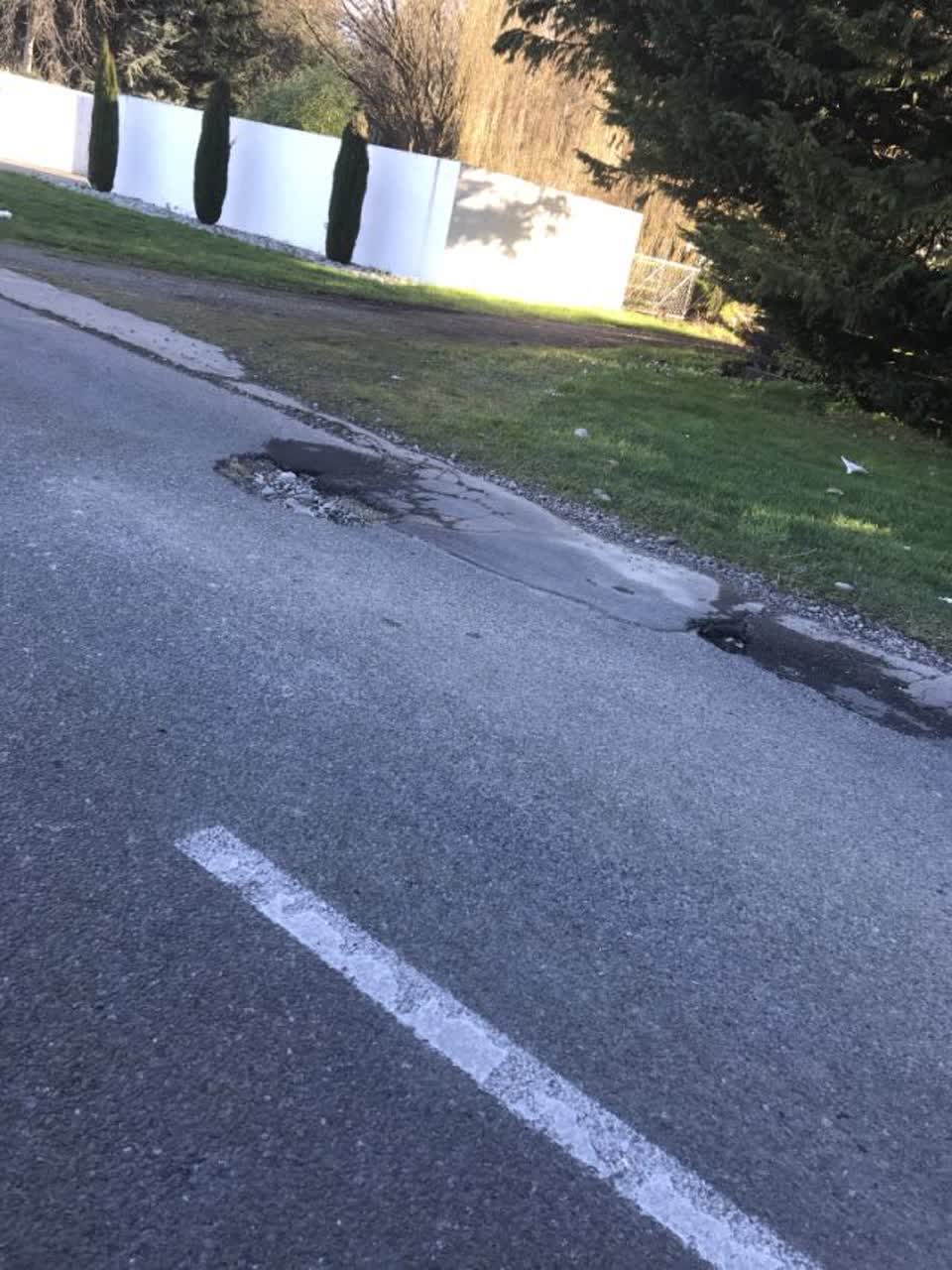 The photograph attached to this roading/streets report