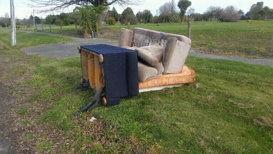 The photograph attached to this rubbish/recycling report