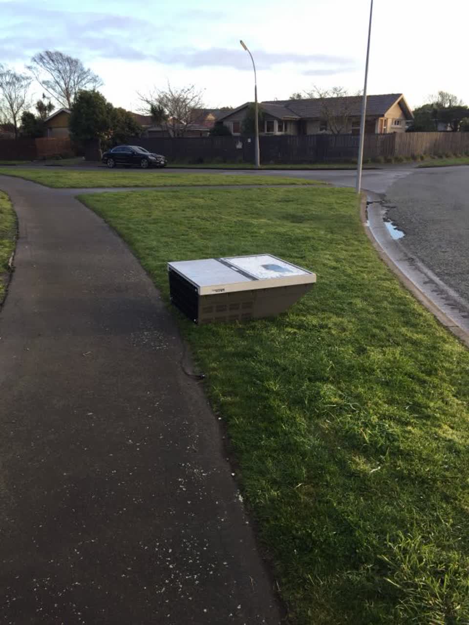 The photograph attached to this rubbish/recycling report