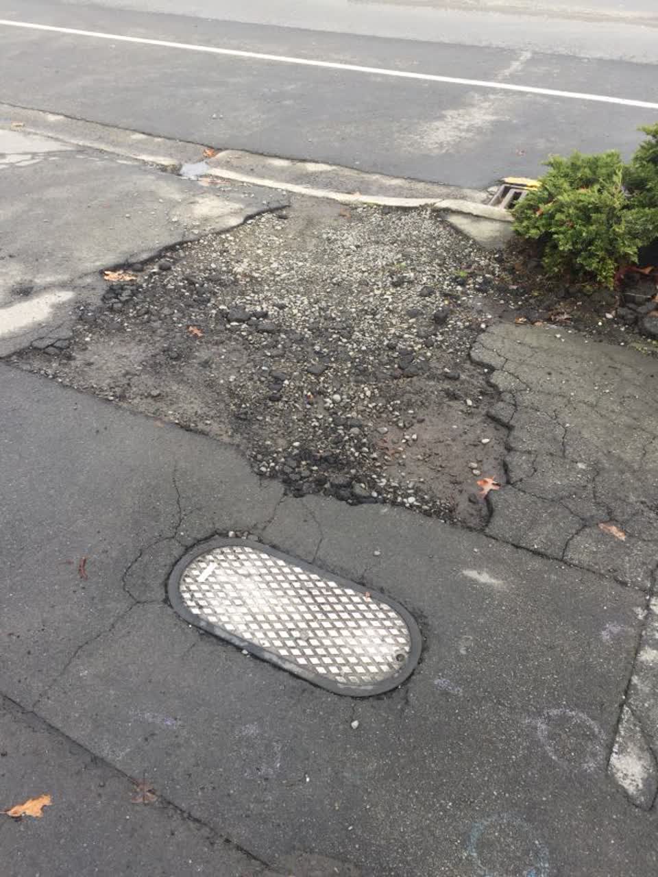 The photograph attached to this roading/streets report
