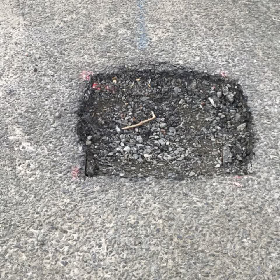 The photograph attached to this roading/streets report