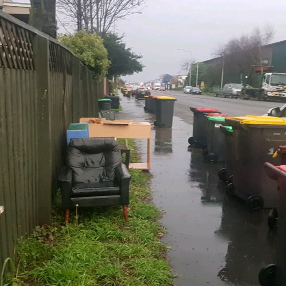 The photograph attached to this rubbish/recycling report