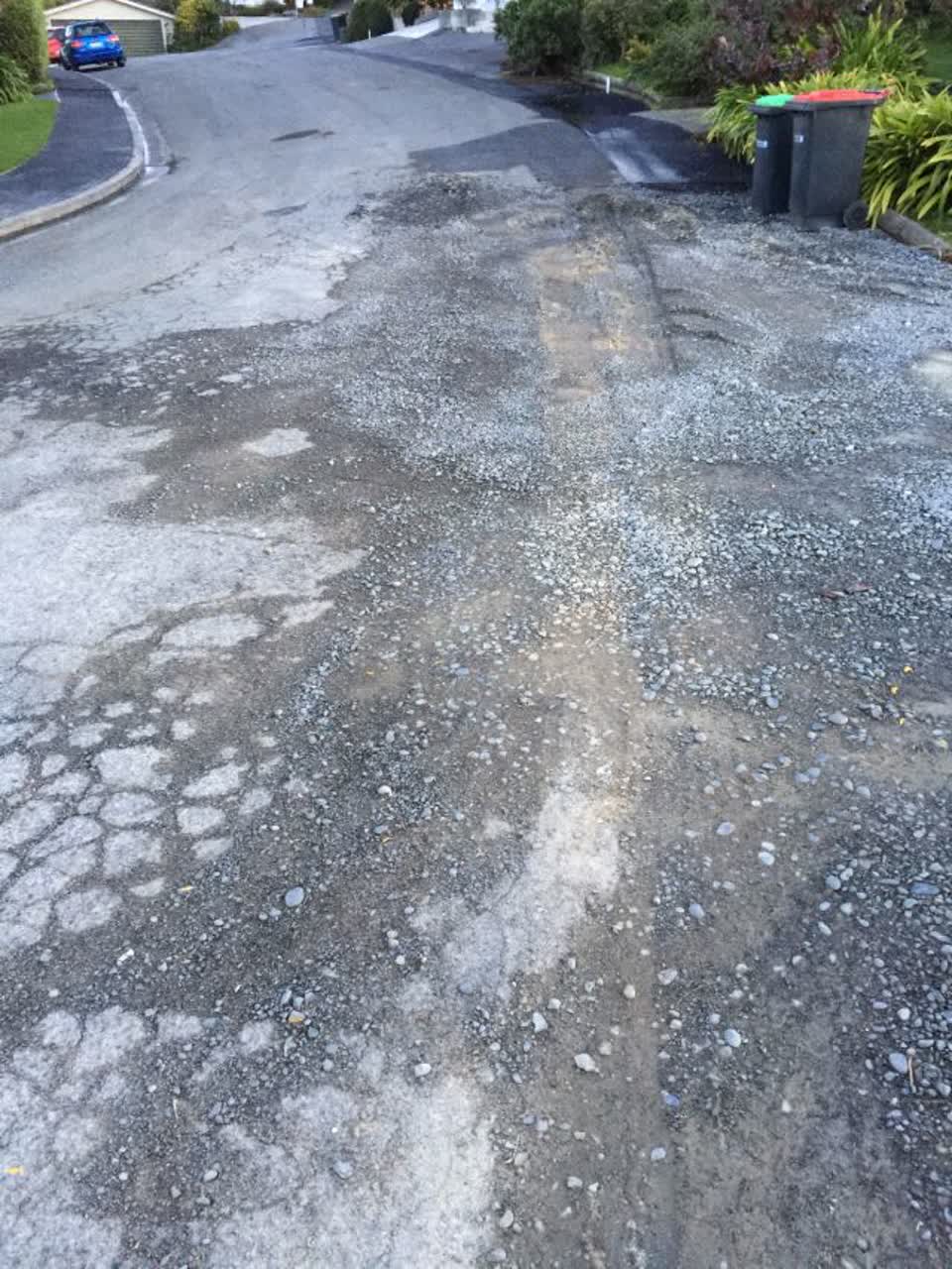 The photograph attached to this roading/streets report
